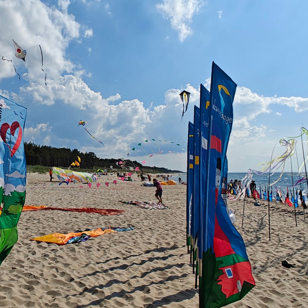 Plaża w Dąbkach gości Festiwal Latawców 2025